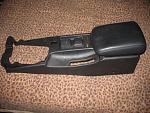 f/s BLACK CENTER CONSOLE WITH LEATHER ARM REST FROM A 30 COUPE-g35-console-2.jpg
