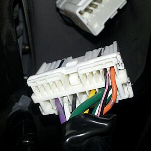 Some brief notes on a Basslink install in non-Bose sedan-7qlnegs.jpg
