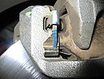 Can someone do an easy visual check on their 05-06 brakes for me?-img_6114.jpg