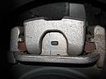 Can someone do an easy visual check on their 05-06 brakes for me?-img_6112.jpg