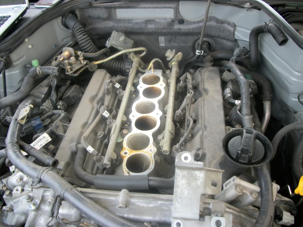 g35 valve cover