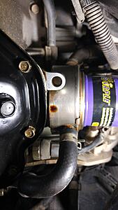 04 5at Weird Unplugged cable and oil leak.-zwrzzya.jpg