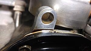 04 5at Weird Unplugged cable and oil leak.-v6c29q9.jpg