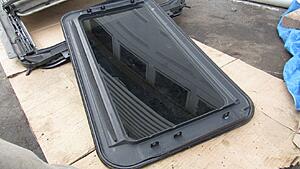 How a Sunroof Works - Tear down-zpqaf9k.jpg