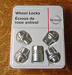 Impression: 07 18" Sedan Sport wheels on 1 gen G35 sedan-wheel-locks-07x.jpg