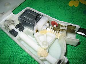 DIY: Fuel Door Lock Actuator REPAIR-68g1rh.jpg