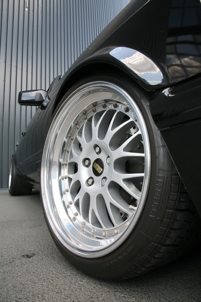 Name:  Mercedes-W126-18.jpg
Views: 76
Size:  127.6 KB